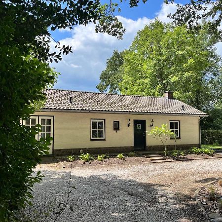 Guesthouse Oeyenbos Knegsel 外观 照片