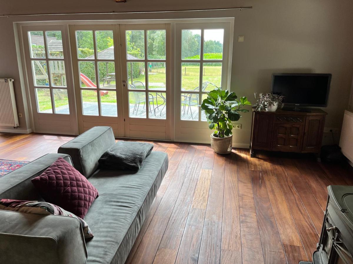 Guesthouse Oeyenbos Knegsel 外观 照片