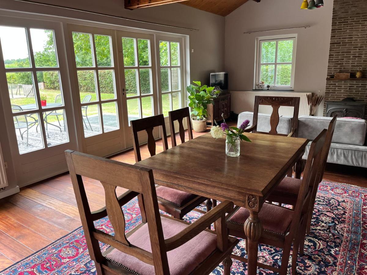 Guesthouse Oeyenbos Knegsel 外观 照片